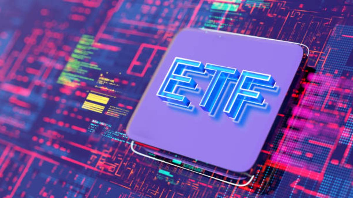 ETFs vs. Mutual Funds: Which is Right for You?